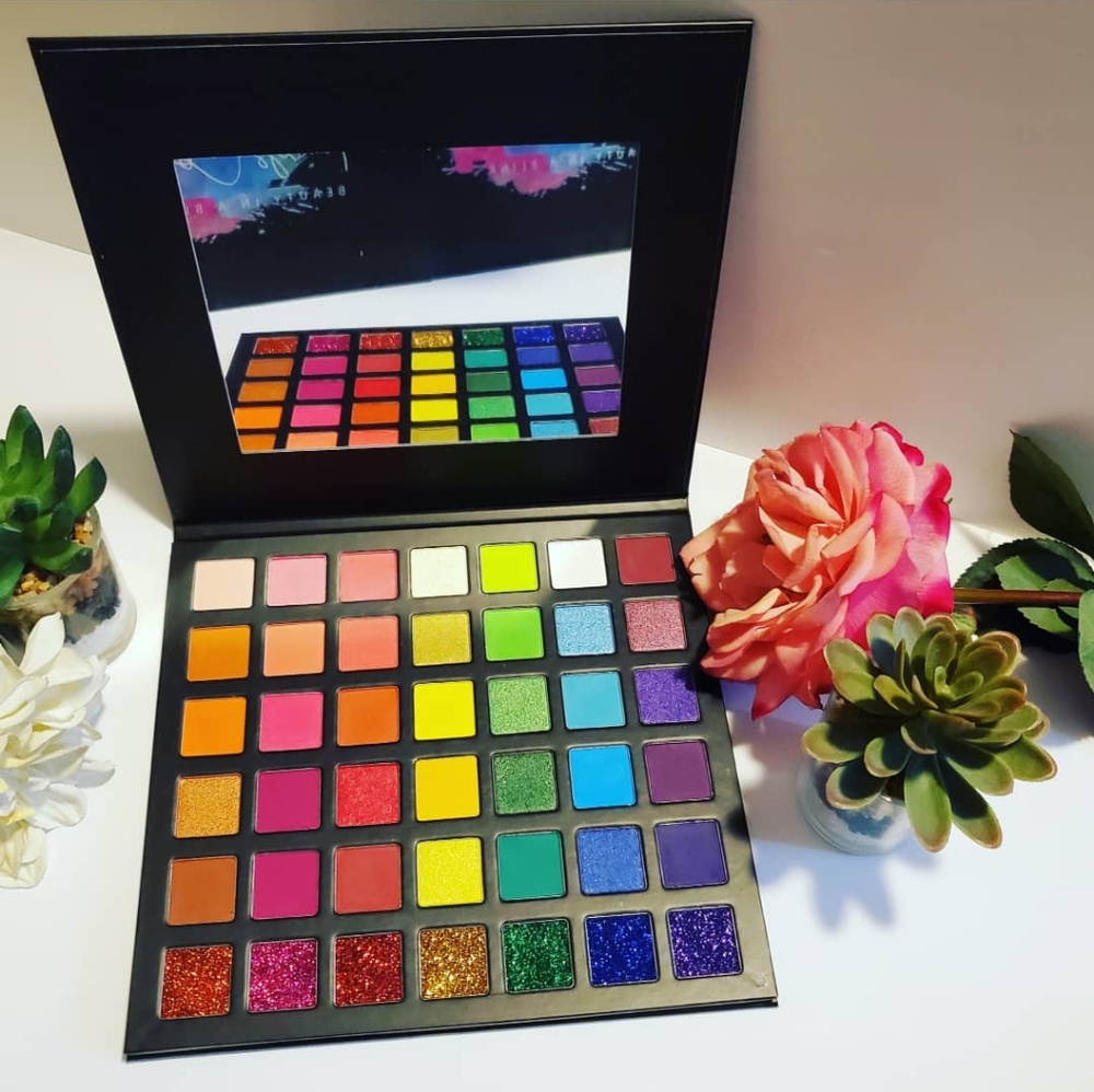 Marielys cosmetics paleta de alta calidad